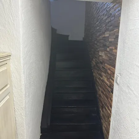 아파트 Urbannest *