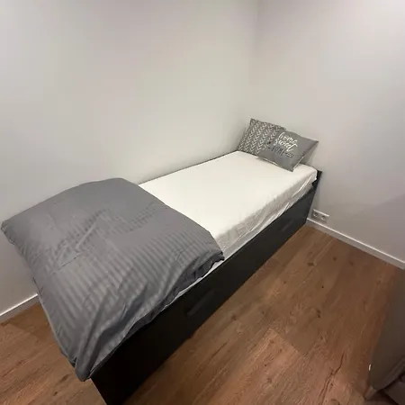 Urbannest Apartment *