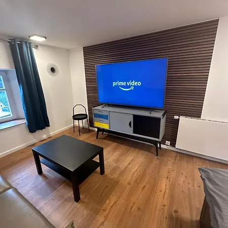 Urbannest Apartment *